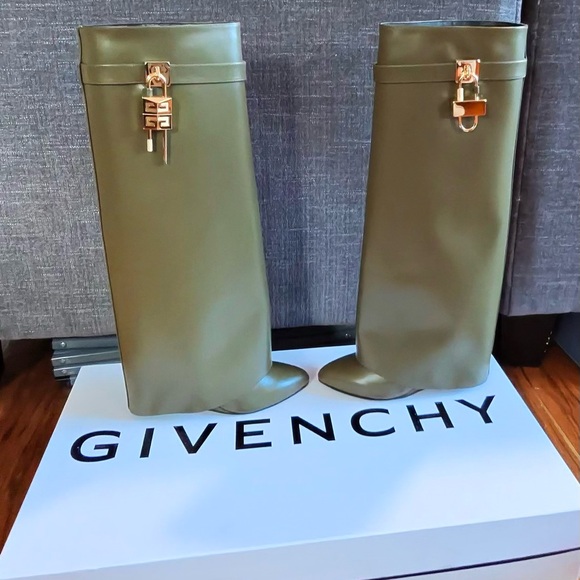 Givenchy Women's Shark Lock Boots Khaki - Picture 3 of 5